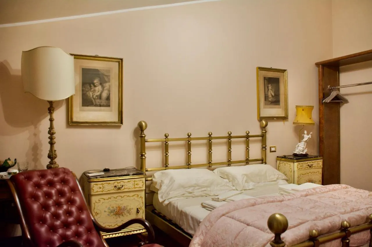 Twins Apartments Sanremo 0*,