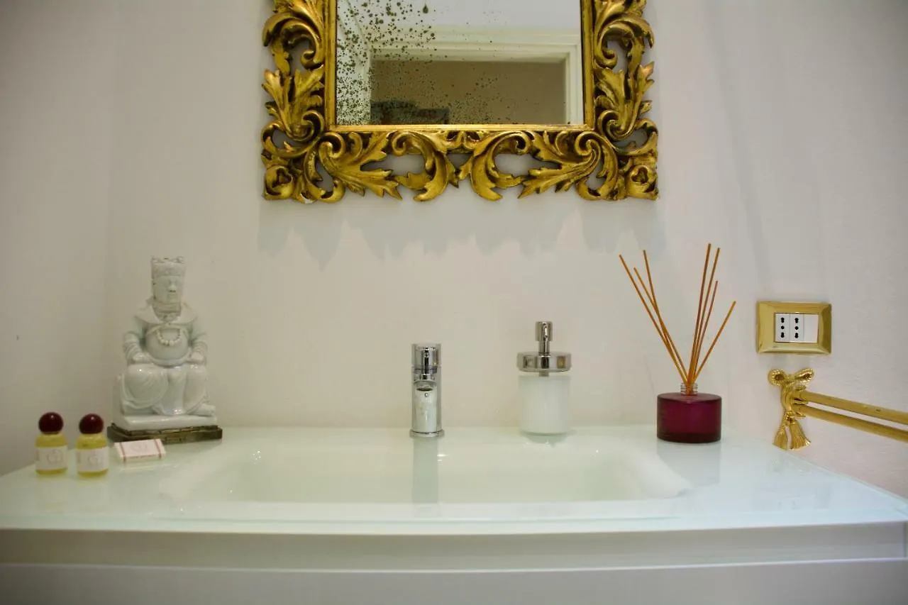 Twins Apartments Sanremo 0*,  Italien